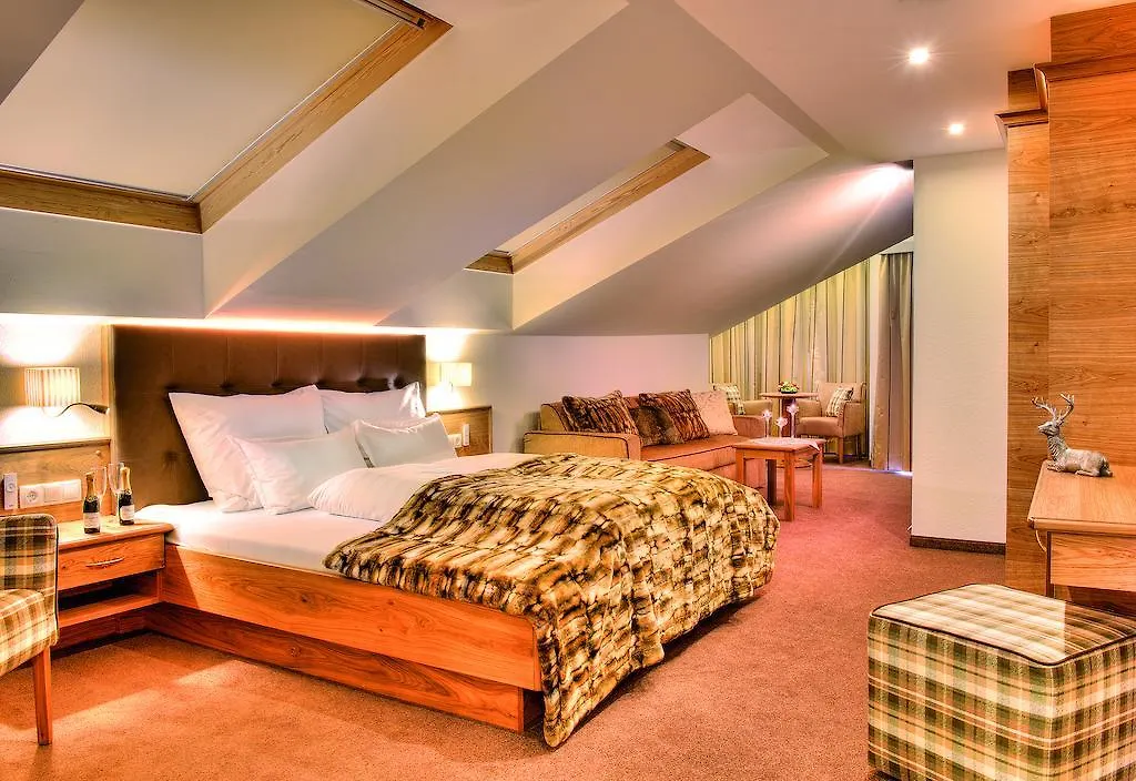 Hotel Garni Urezza ايشجل 4*,  النمسا