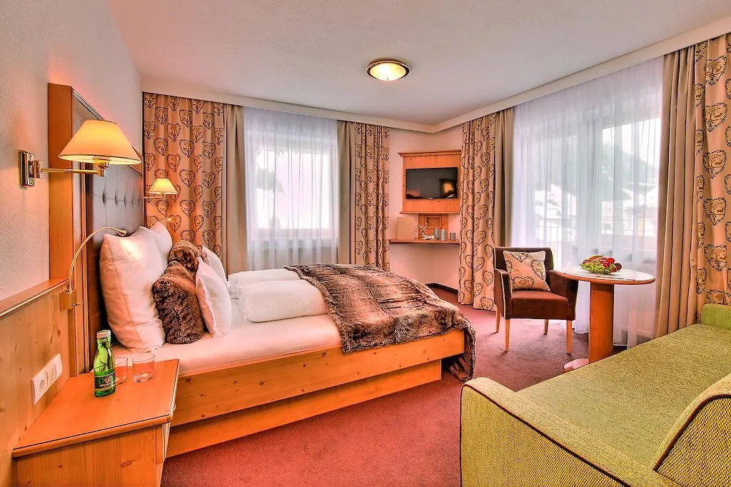 Hotel Garni Urezza Ischgl