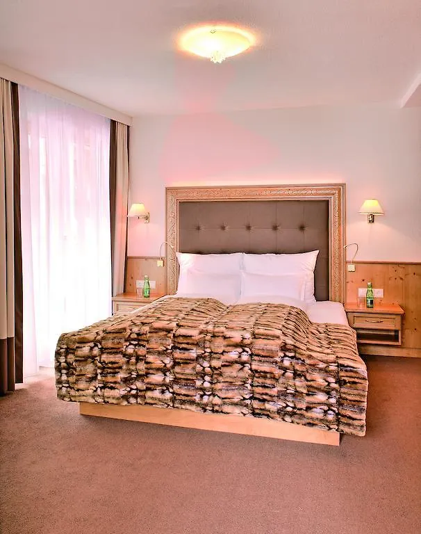 Hotel Garni Urezza ايشجل