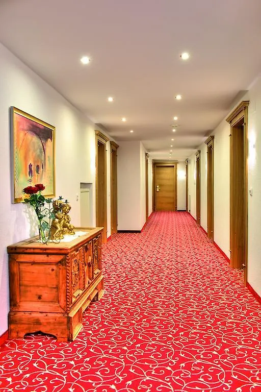 Hotel Garni Urezza ايشجل 4*,